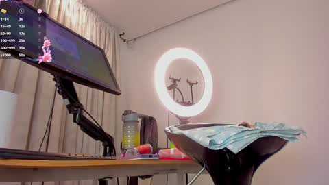 Snapshot of eva_rain chatting on January 2025 04:57:01 PM Eva online show from January 2025 04:57:01 PM