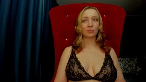 Snapshot of eva_rikchter chatting on October 2025 09:04:01 PM Ice Goddess online show from October 2025 09:04:01 PM