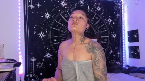 Eva  online show from November 2025 08:47:01 AM