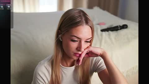 Snapshot of eva_vex chatting on January 2025 08:51:02 AM Hello Im Eva online show from January 2025 08:51:02 AM