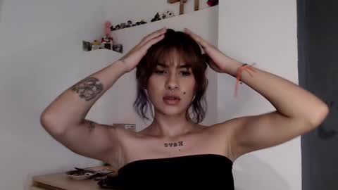 Snapshot of eva_viulet chatting on December 2025 10:38:01 PM MISS EVY online show from December 2025 10:38:01 PM