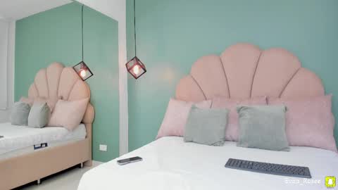 Eva  online show from April 2026 03:45:01 PM