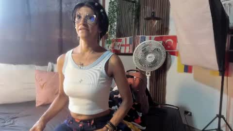 Snapshot of evaa_campbell chatting on July 2026 12:09:01 PM Eva online show from July 2026 12:09:01 PM
