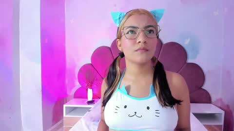 evaa_honey online show from May 2026 10:42:01 AM