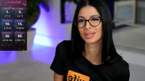 Eva  online show from October 2025 04:46:02 AM