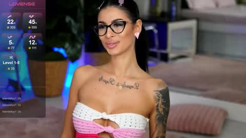 Eva  online show from November 2025 05:40:01 AM