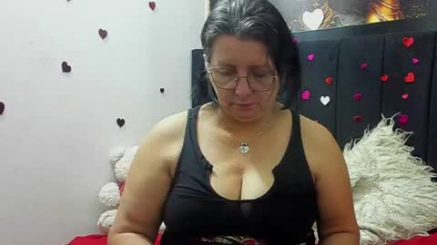 Snapshot of evaaross chatting on May 2026 01:52:02 PM Eva online show from May 2026 01:52:02 PM