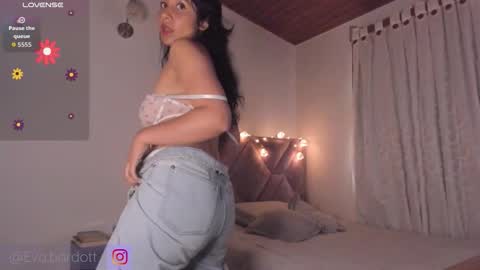 Eva Bardot online show from November 2025 02:06:01 PM