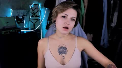 Snapshot of evabrownie chatting on October 2025 04:52:02 PM Eva Brownie online show from October 2025 04:52:02 PM