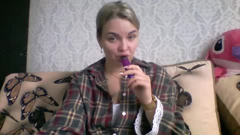 evadelicious_ online show from July 2026 09:33:01 AM