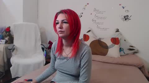 Snapshot of evadesireone chatting on December 2024 10:27:02 AM EvadesireONE online show from December 2024 10:27:02 AM