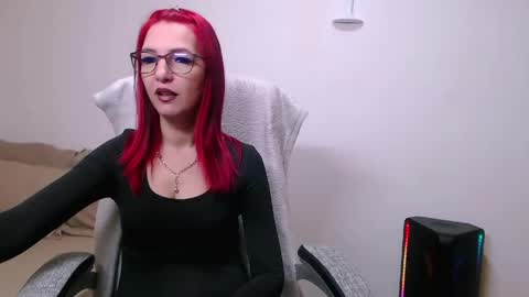 Snapshot of evadesireone chatting on April 2026 08:02:02 AM EvadesireONE online show from April 2026 08:02:02 AM