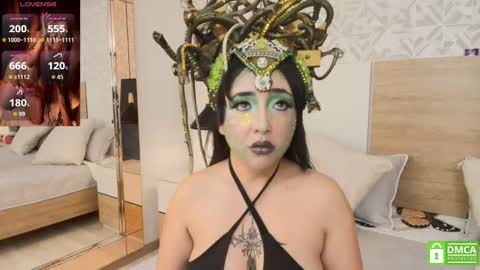 Evadne online show from October 2025 09:04:02 PM