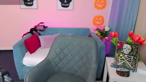 Snapshot of evafolverr chatting on October 2025 07:03:02 AM Eva online show from October 2025 07:03:02 AM