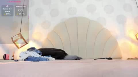 E V A  online show from February 2026 06:40:02 AM