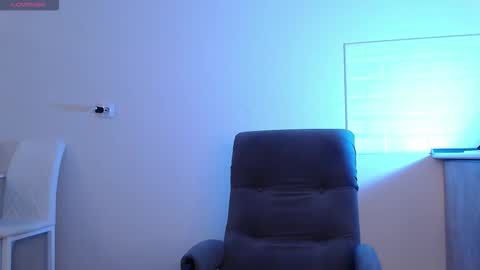 Snapshot of evahailey_ chatting on March 2026 04:17:01 AM Eva online show from March 2026 04:17:01 AM