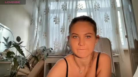 Snapshot of evahazardd chatting on May 2026 01:48:01 PM EvaHazard online show from May 2026 01:48:01 PM