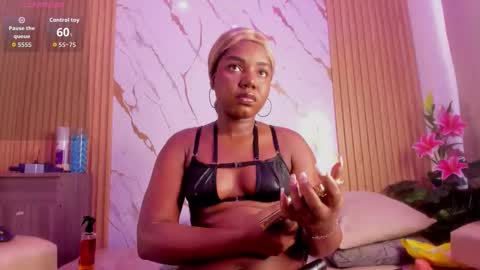 EvaJohnss online show from December 2025 12:47:02 PM