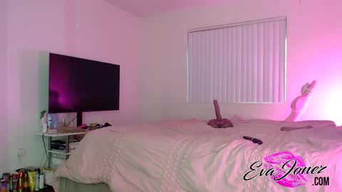 Eva online show from October 2025 01:14:02 AM