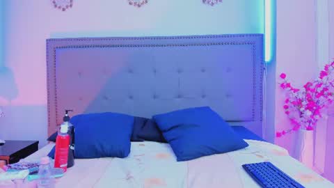 Snapshot of evaloviaa_ chatting on June 2026 01:59:01 PM Eva online show from June 2026 01:59:01 PM