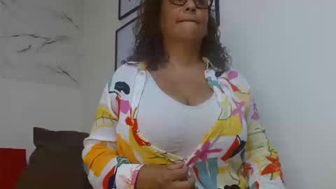 Eva Mills online show from September 2025 08:22:02 PM