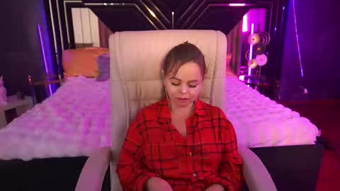 EvaMinni online show from November 2025 02:49:02 PM