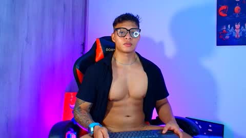 Snapshot of evan_greey chatting on November 2025 06:45:01 AM EVAN GREY online show from November 2025 06:45:01 AM
