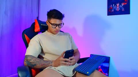 Snapshot of evan_greey chatting on November 2025 01:59:02 AM EVAN GREY online show from November 2025 01:59:02 AM