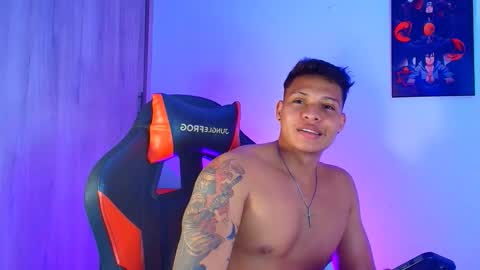 Snapshot of evan_greey chatting on November 2025 02:43:02 AM EVAN GREY online show from November 2025 02:43:02 AM