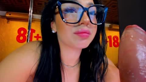 Snapshot of evanew_ chatting on January 2025 11:45:01 PM Eva online show from January 2025 11:45:01 PM