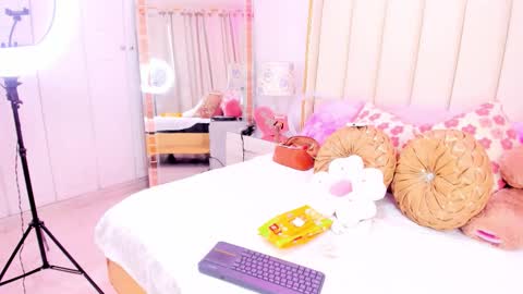 evangelin_ts online show from December 2025 01:42:01 PM