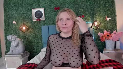  Evangelyne  online show from March 2026 07:53:02 PM