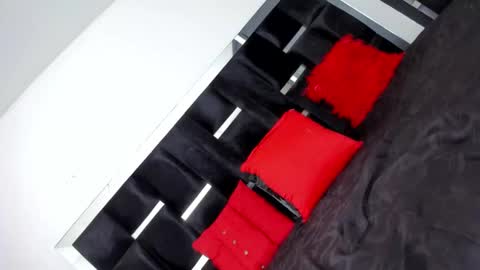 evanllelyne online show from February 2026 07:37:02 PM