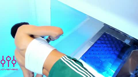 Snapshot of evanllelyne chatting on April 2026 12:15:01 PM evanllelyne online show from April 2026 12:15:01 PM