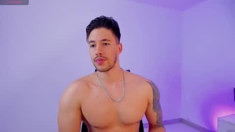 E V A N S online show from October 2025 08:40:02 PM