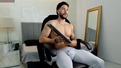 E V A N S online show from April 2026 12:24:01 AM