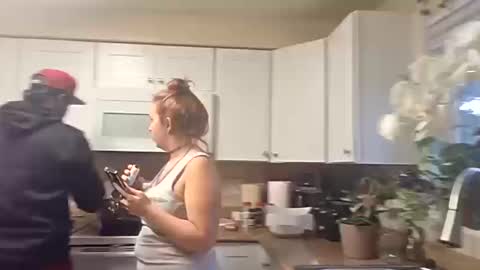 evanschris2048 online show from October 2025 12:32:01 AM