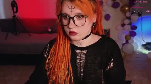 Snapshot of evaredmooon chatting on October 2025 09:21:02 AM Moon online show from October 2025 09:21:02 AM