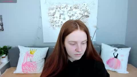 Snapshot of evarey_ chatting on December 2025 05:34:02 AM Adelina online show from December 2025 05:34:02 AM
