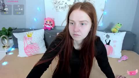 Snapshot of evarey_ chatting on December 2025 06:30:02 AM Adelina online show from December 2025 06:30:02 AM