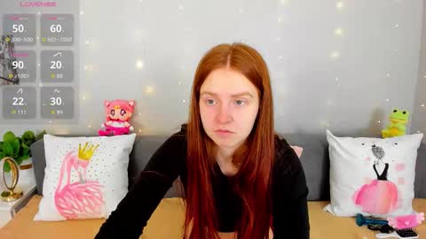 Snapshot of evarey_ chatting on December 2025 06:53:01 AM Adelina online show from December 2025 06:53:01 AM