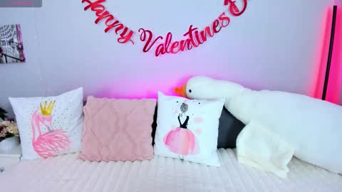 Snapshot of evarey_ chatting on February 2026 05:33:02 AM Adelina online show from February 2026 05:33:02 AM