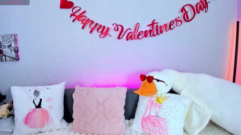 Snapshot of evarey_ chatting on February 2026 06:32:02 AM Adelina online show from February 2026 06:32:02 AM