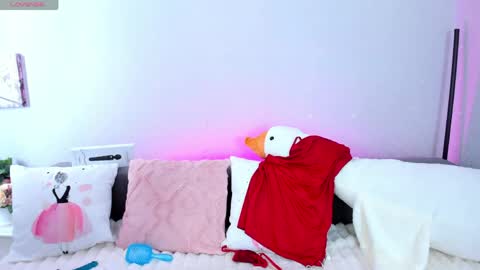 Snapshot of evarey_ chatting on April 2026 04:51:01 AM Adelina online show from April 2026 04:51:01 AM