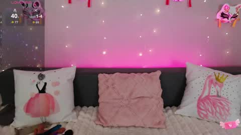 Snapshot of evarey_ chatting on May 2026 04:52:02 AM Adelina online show from May 2026 04:52:02 AM