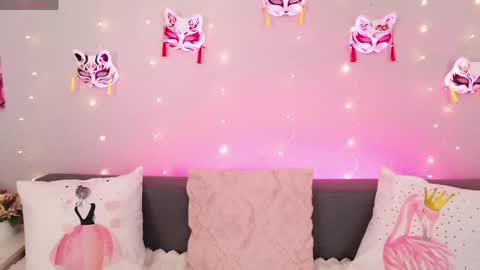 Snapshot of evarey_ chatting on May 2026 04:31:01 AM Adelina online show from May 2026 04:31:01 AM