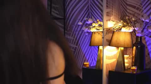 EvaRhea online show from November 2025 04:00:01 AM