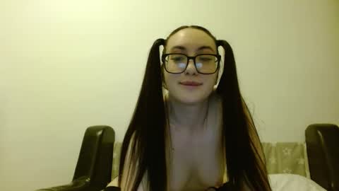 EvaRyde online show from December 2025 05:16:01 AM