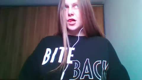 evasapples2026 online show from May 2026 07:45:02 PM