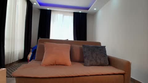  EVA LUNA online show from November 2025 05:45:03 PM